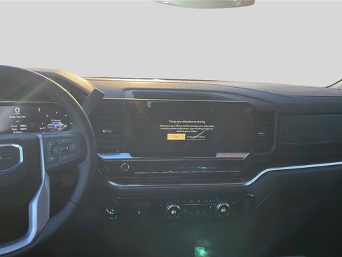 New 2026 GMC Sierra 1500 SLE image 9