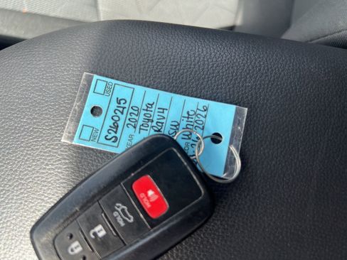 Used 2020 Toyota RAV4 XLE w/ Convenience Package image 25