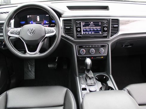 Certified 2023 Volkswagen Atlas Cross Sport SE image 21