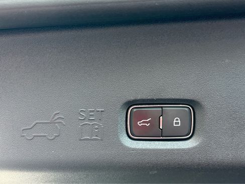 Used 2025 Ford Expedition Active AWD/4WD image 13