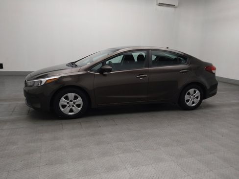 Used 2017 Kia Forte LX FWD image 2