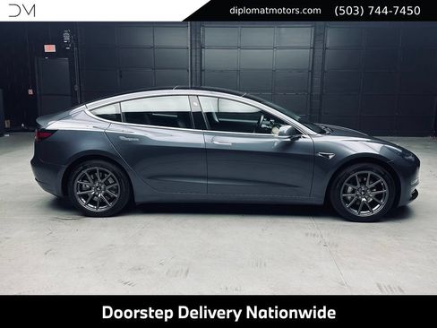 Used 2018 Tesla Model 3 Long Range RWD image 7