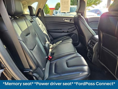 Used 2022 Ford Edge Titanium image 15