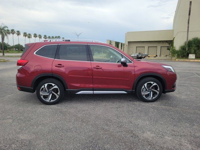 Used 2022 Subaru Forester Touring AWD/4WD image 4