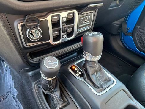 Used 2025 Jeep Wrangler Unlimited Sahara w/ Safety Group AWD/4WD image 25