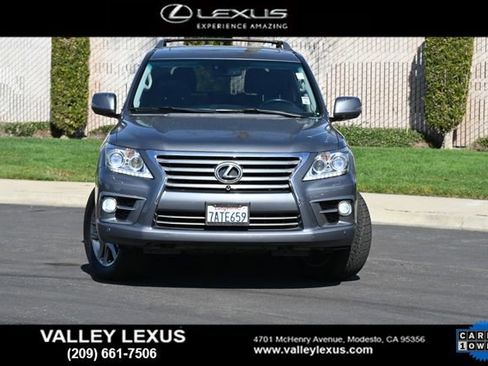Used 2013 Lexus LX 570 4WD w/ Luxury Pkg image 2