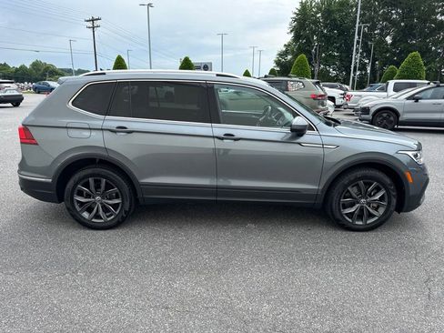 Used 2022 Volkswagen Tiguan SE FWD image 8