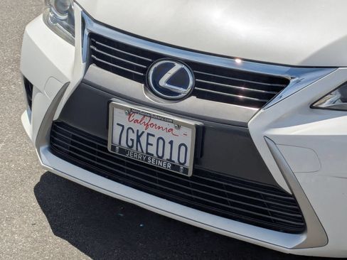 Used 2014 Lexus CT 200h FWD image 9