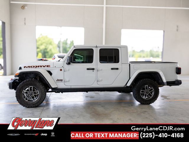 Used 2024 Jeep Gladiator Mojave AWD/4WD image 3