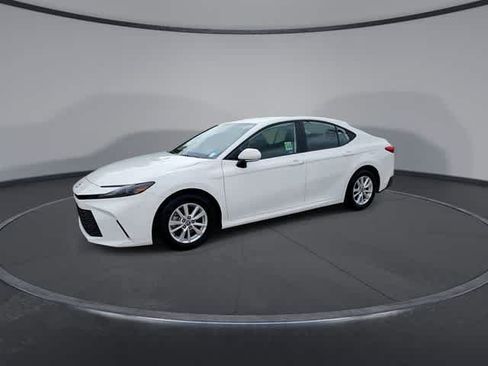 Certified 2025 Toyota Camry LE FWD image 4