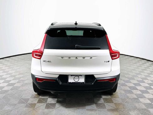 Used 2021 Volvo XC40 T5 R-Design image 6