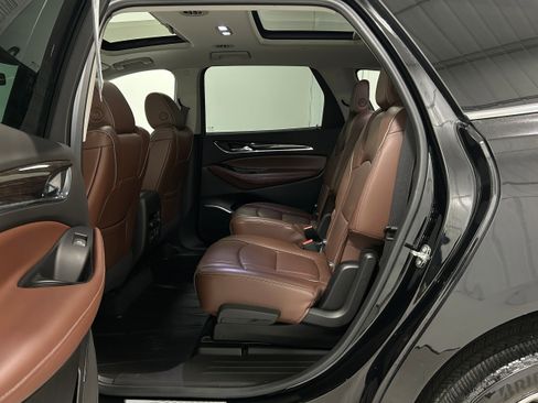 Used 2018 Buick Enclave Avenir w/ Avenir Technology Package AWD/4WD image 29