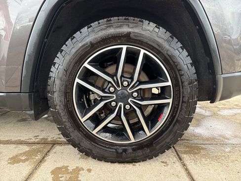 Used 2019 Jeep Grand Cherokee Trailhawk image 9