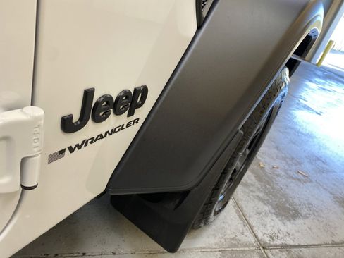 Used 2025 Jeep Wrangler Sport image 16