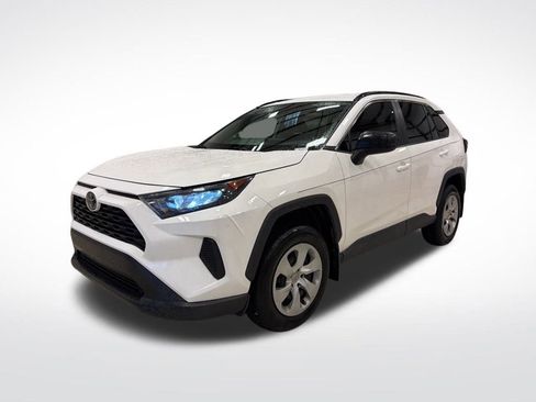 Used 2019 Toyota RAV4 LE image 1