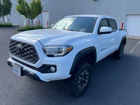 Used 2022 Toyota Tacoma TRD Off-Road AWD/4WD image 1