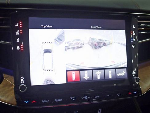 Used 2024 Jeep Grand Wagoneer Series III image 20