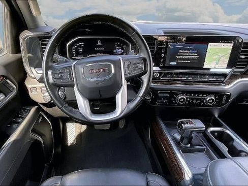 Used 2025 GMC Sierra 1500 Elevation w/ Elevation Premium Package AWD/4WD image 9