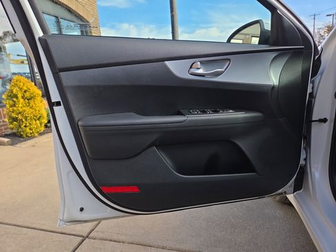 Used 2023 Kia Forte LXS image 14