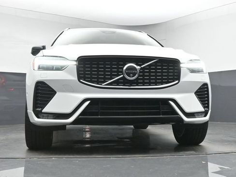 Used 2024 Volvo XC60 B5 Ultimate w/ Protection Package Premier AWD/4WD image 39
