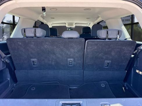 Used 2025 Ford Expedition Active RWD image 11