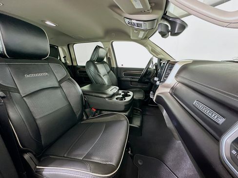 Used 2024 RAM 2500 Laramie image 31