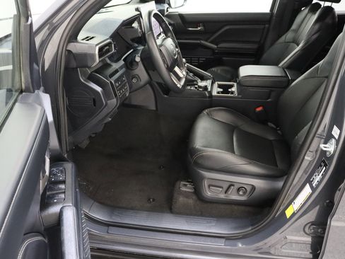 Used 2025 Toyota 4Runner Limited image 14