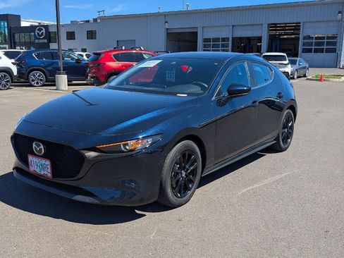 Used 2022 MAZDA MAZDA3 s FWD image 1