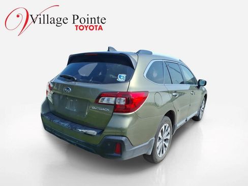 Used 2018 Subaru Outback 2.5i Touring AWD/4WD image 4
