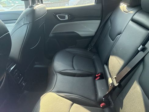 Used 2023 Jeep Compass Limited image 16