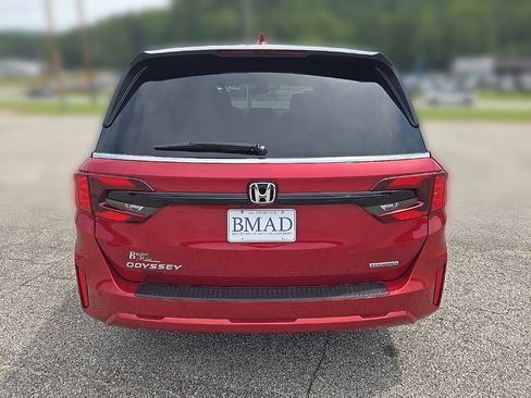 Used 2025 Honda Odyssey Touring image 13