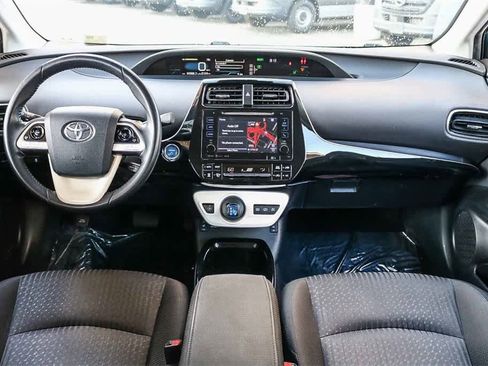 Used 2018 Toyota Prius Prime Plus image 12