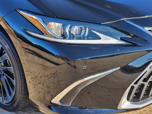 Used 2024 Lexus ES 350 w/ Luxury Package image 5
