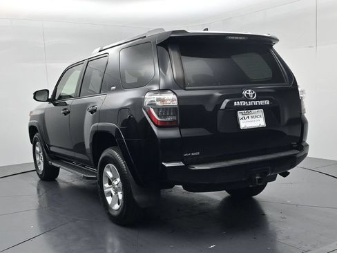 Used 2016 Toyota 4Runner SR5 AWD/4WD image 6