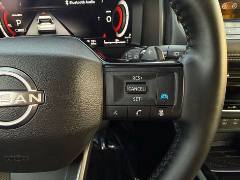 Certified 2025 Nissan Rogue SL image 25