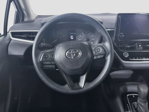 Used 2025 Toyota Corolla LE FWD image 17