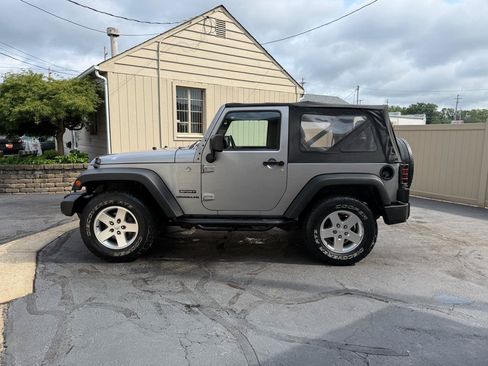 Used 2013 Jeep Wrangler Sport AWD/4WD image 9