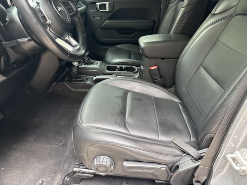 Used 2021 Jeep Wrangler Unlimited Sahara AWD/4WD image 9