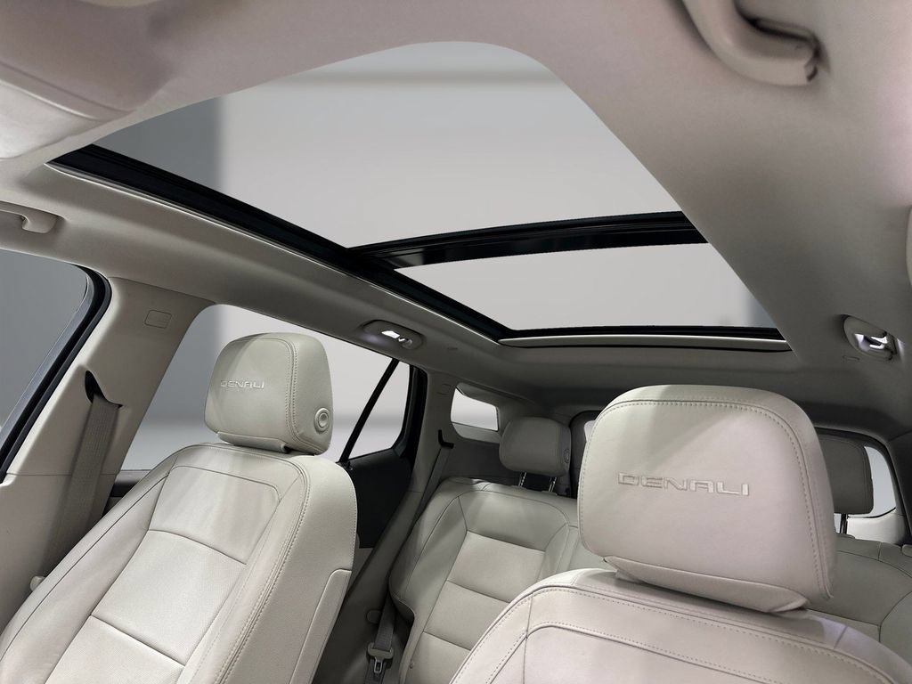 Used 2020 GMC Terrain Denali w/ Denali Premium Package FWD image 17