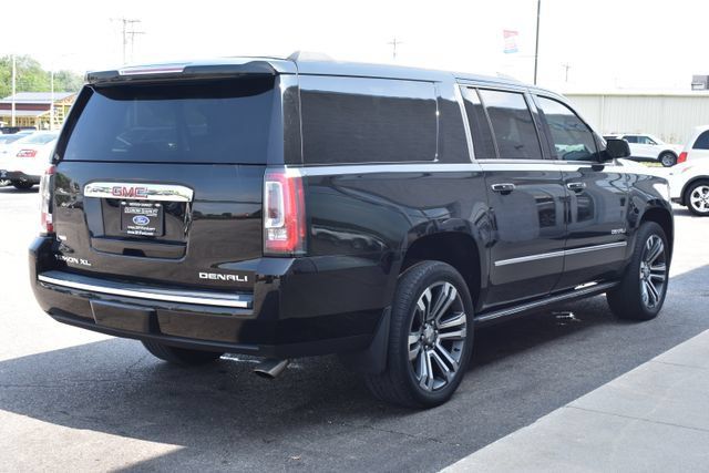Used 2020 GMC Yukon XL Denali w/ Denali Ultimate Package AWD/4WD image 13