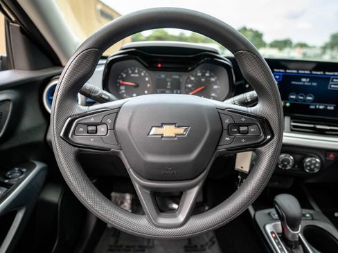 Used 2026 Chevrolet Trax LS w/ LS Convenience Package FWD image 15