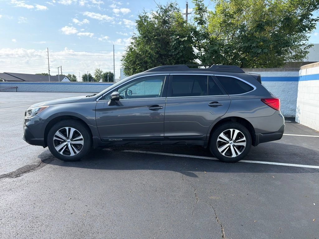 Used 2018 Subaru Outback 3.6R Limited AWD/4WD image 2