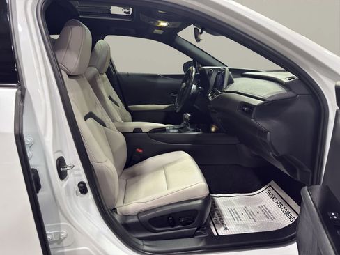 Used 2023 Lexus UX 250h F Sport image 18