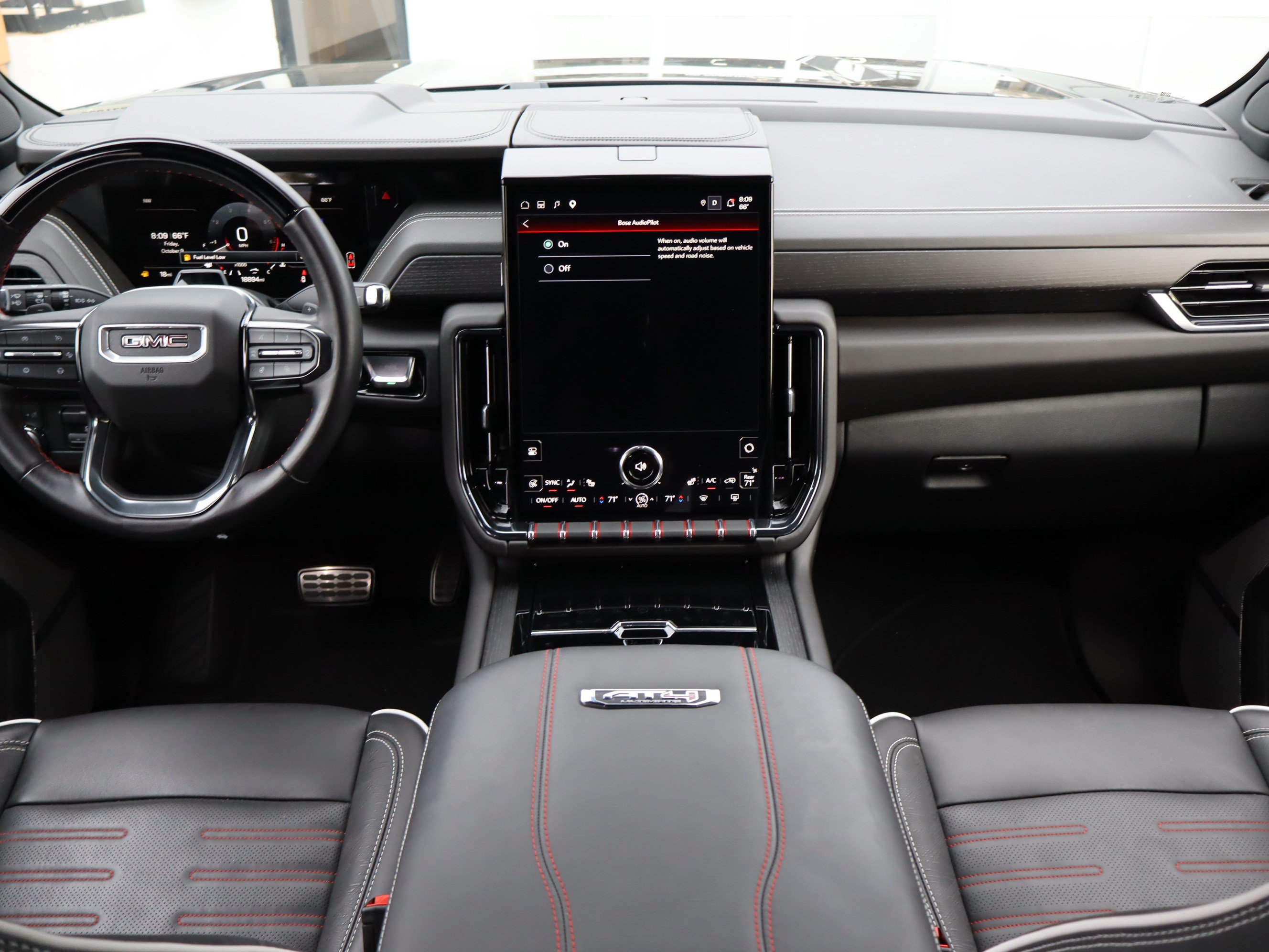 Used 2025 GMC Yukon AT4 Ultimate AWD/4WD image 18