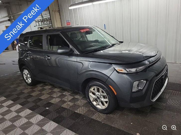 Used 2022 Kia Soul LX w/ Technology Package FWD image 1