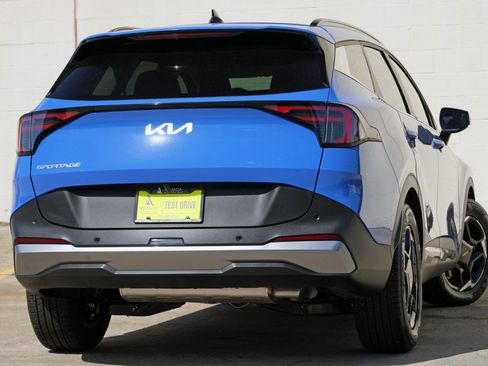 Used 2026 Kia Sportage EX w/ EX Panorama Roof Package FWD image 4