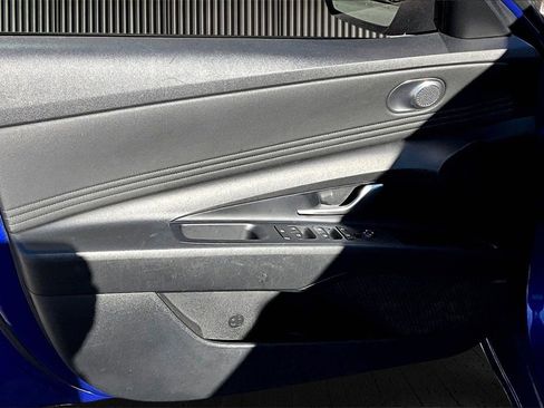 Used 2022 Hyundai Elantra Limited image 23