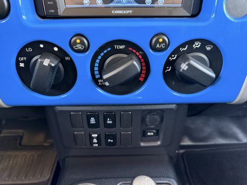Used 2007 Toyota FJ Cruiser 4WD w/ Upgrade Pkg 1 image 23