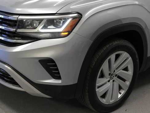Used 2023 Volkswagen Atlas Cross Sport SE w/ Panoramic Sunroof Package AWD/4WD image 4