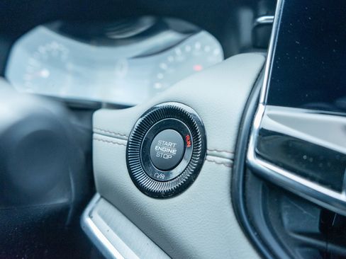 Used 2024 Jeep Compass Limited image 21